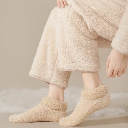 Mid-calf lamb fleece indoor floor socks, thickened for warmth and cold resistance