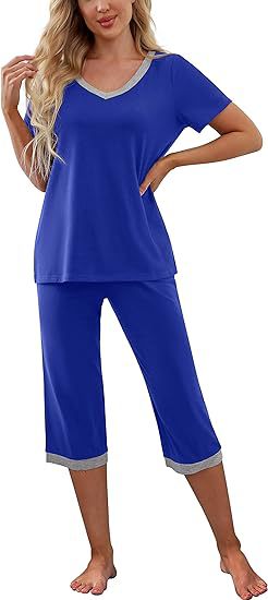 Women's Pajama Set Short Sleeve Shirt and Capri Pants Sleepwear Pjs Sets with Pockets
